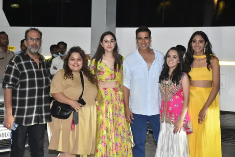 Akshay Kumar, Sadia Khateeb, Deepika Khanna, Sahejmeen Kaur, Smrithi Srikanth And Aanand L. Rai spotted at the Kalina airport