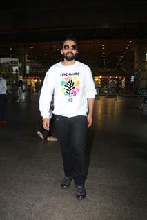 Jackky Bhagnani spotted at the Mumbai airport