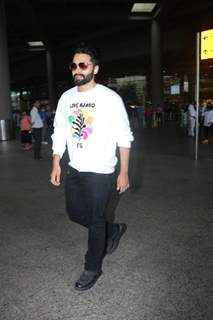 Jackky Bhagnani spotted at the Mumbai airport