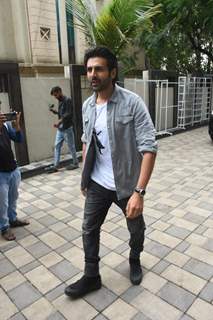 Kartik Aaryan spotted at T-Series office in Andheri 