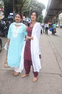 Anjali Arora spotted with her mother Shelly Arora in the city 