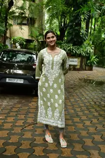 Saiee Manjrekar spotted in Juhu