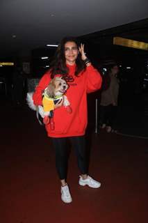 Karishma Tanna spotted with her pet at the Mumbai airport