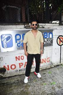 Rahul Vaidya spotted in Juhu