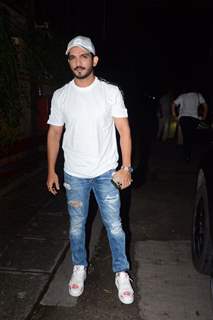 Arjun Bijlani spotted in Worli 