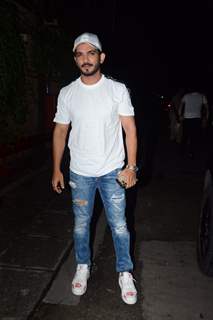 Arjun Bijlani spotted in Worli 