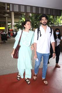 Taapsee Pannu, Pavail Gulati snapped at the airport 