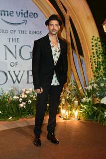 Hrithik Roshan snapped at the Lord Of The Rings Rings Of Power screening at PVR in Lower Pare pose at the grand Asia Pacific Premiere 