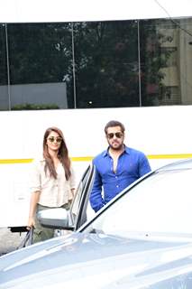 Pooja Hegde and Salman Khan spotted at Kalina airport