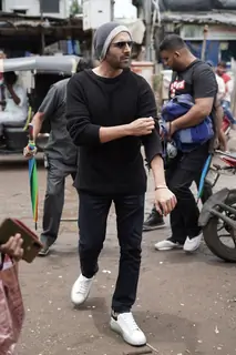 Kartik Aaryan spotted at Varsova Jetty