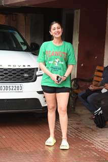 Dhvani Bhanushali spotted in Santacruz 