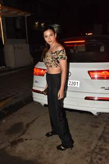 Gauahar Khan celebrates her Birthday in Bandra