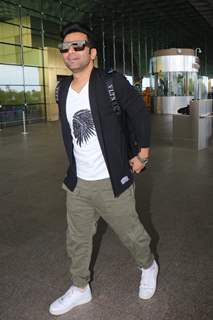 Rahul Vaidya spotted at the Mumbai airport
