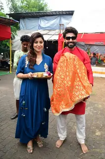 Gurmeet Choudhary and Debina Bonnerjee welcome Ganpati Bappa at their home 