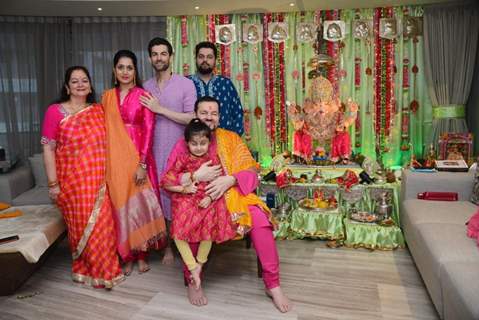Neil Nithin Mukesh with his family for Ganpati Celebration