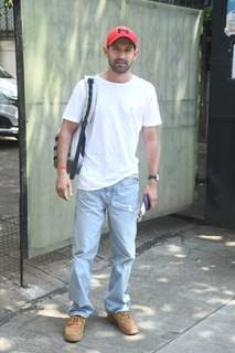 Vikrant Massey spotted in Bandra