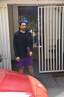 Karan Kundrra spotted in Juhu