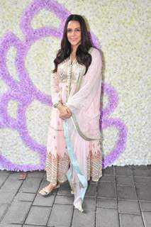 Neha Dhupia opted for a pastel ethnic wear for Ganesh Chaturthi celebration at Aayush and Arpita's residence 