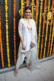 Karishma Tanna spotted at Ekta Kapoor’s residence for Ganpati darshan 