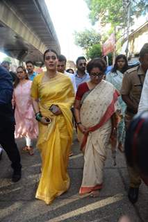 Kajol and Revathi clicked at Lalbaugcha Raja to seek blessings 