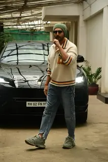 Kartik Aaryan spotted dubbing studio in Juhu