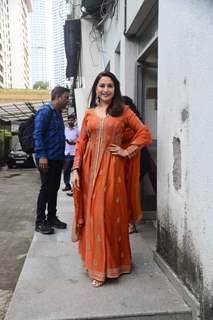 Madhuri Dixit looked breathtaking in an orange ethnic wear