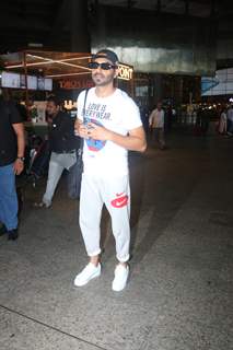  Aparshakti Khurana snapped at the Mumbai airport