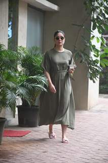 Kareena Kapoor spotted in Bandra