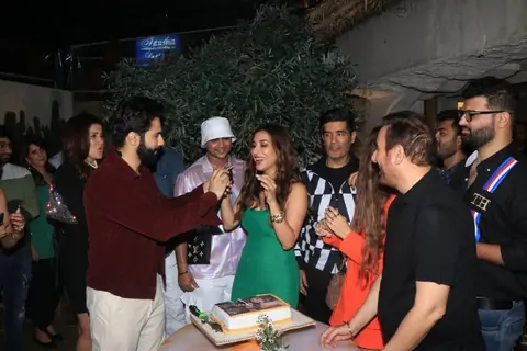 Varun Dhawan, Sophie Choudry, Manish Malhotra, Anusha Dandekar snapped at Gori Hai Kalaiyaan song success bash in Mumbai