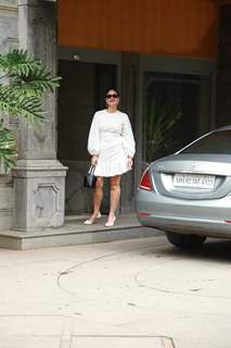 Kareena Kapoor spotted in Bandra