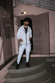 Shahid Kapoor spotted at dubbing studio in Bandra