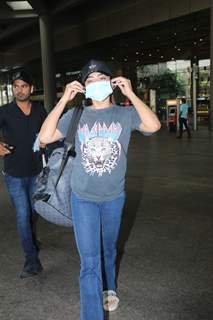 Rashmika Mandanna spotted at the mumbai airport