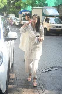 Sara Ali Khan spotted in Bandra