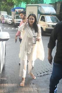 Sara Ali Khan spotted in Bandra