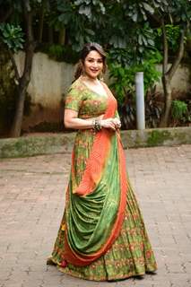 Nora Fatehi Steps Out In A Green Saree And Textured Blouse For Jhalak  Dikhhla Jaa Appearance