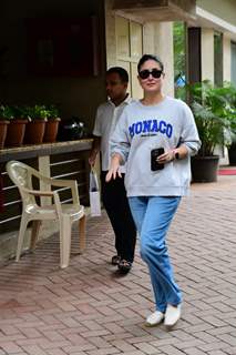 Kareena Kapoor spotted in Bandra