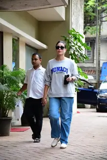 Kareena Kapoor spotted in Bandra