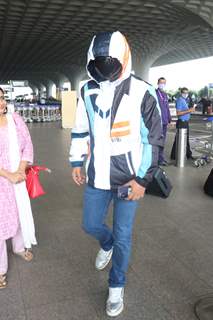 Raj Kundra spotted at the Mumbai airport