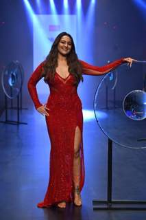 Sonakshi Sinha clicked at the Bombay Times Fashion Week 2022