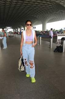 Kriti Kharbanda spotted at the Mumbai airport