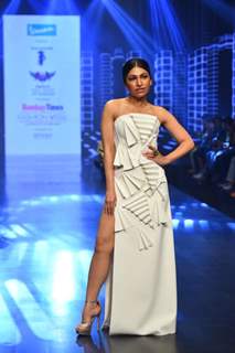 Tulsi Kumar walk the ramp at the Bombay Times Fashion Week 2022