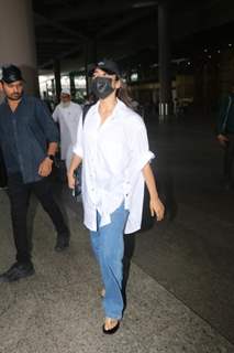 Rashmika Mandanna spotted at the Mumbai airport