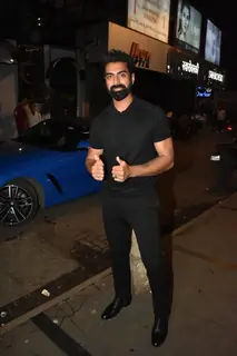 Tushar Kalia spotted at Faisal Shaikh birthday Party  