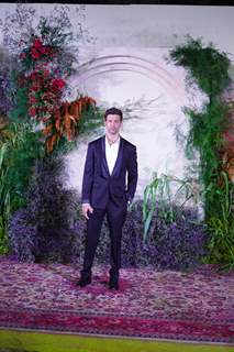 Hrithik Roshan looked dapper in a black suit at Richa and Ali's wedding reception