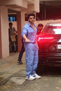 Kartik Aaryan spotted in the city 