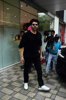 Kartik Aaryan Snapped at T-Series office in Andheri 