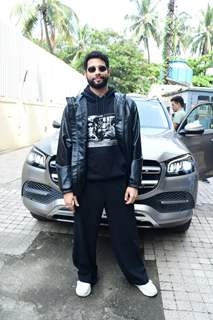 Siddhant Chaturvedi made a style statement in an all black ensemble at the trailer launch of Phone Bhoot