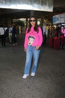 Shehnaaz Gill kept it chic and casual at the airport in a pink sweat shirt and denims