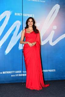 Janhvi Kapoor looked hot in a red saree at the trailer launch of Mili