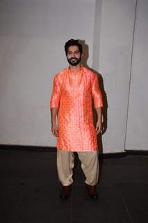 Varun Dhawan kept it flashy in a neon orange kurta at Ayushmann- Tahira's Diwali bash